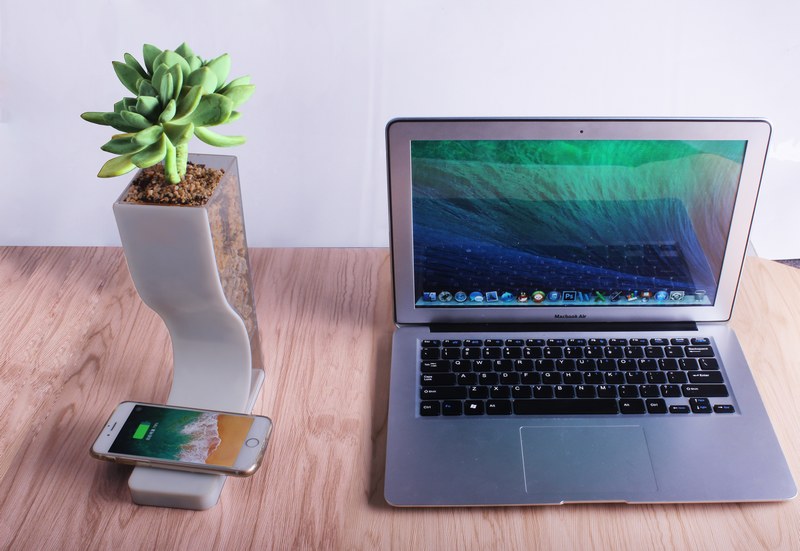 qi-desktop-vase-wireless-charger-2 qi-desktop-vase-wireless-charger-2